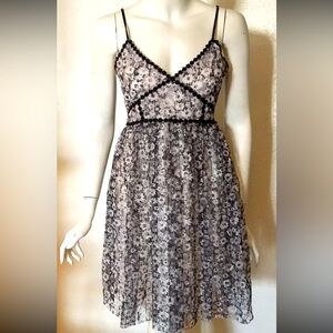 Romeo+Juliet Couture Dress Lined Black White Floral Lace spaghetti strap Sz M